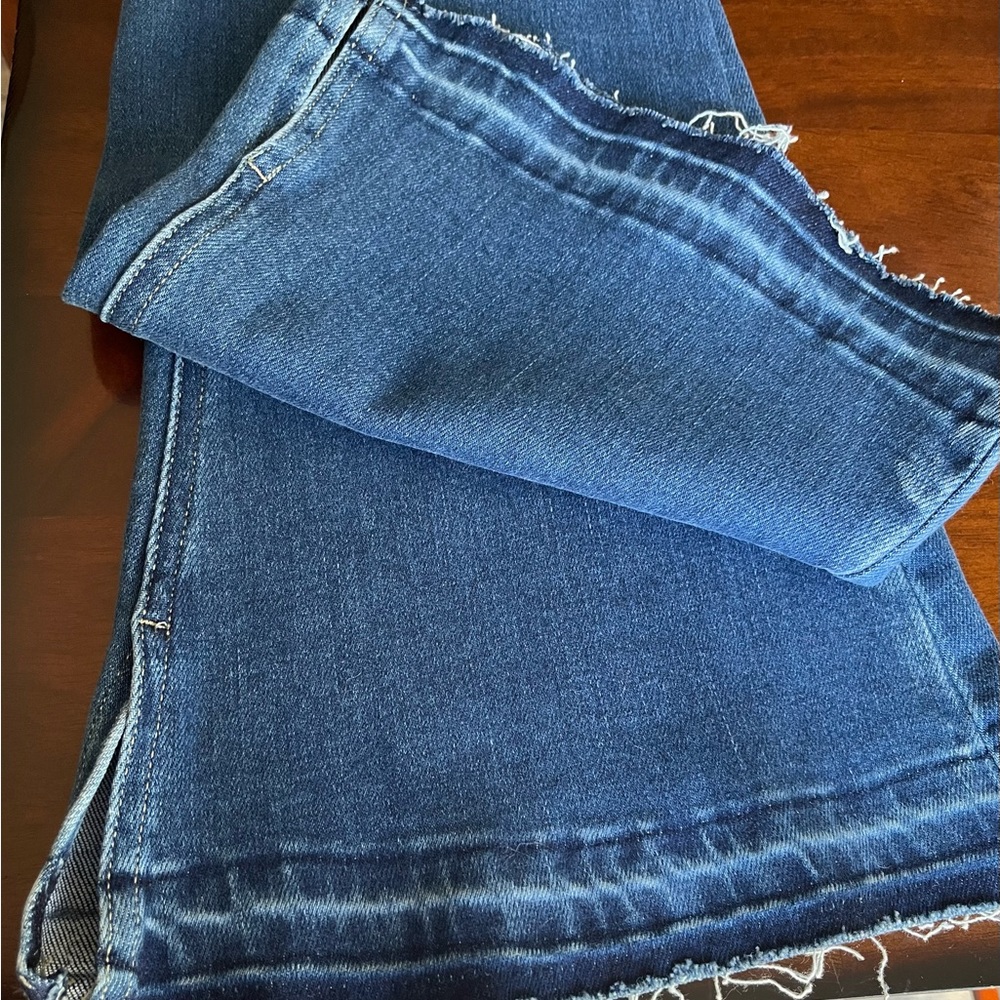 Kancan flare jeans style Estilo 94% cotton 3.8% polyester 1.3% spandex.
